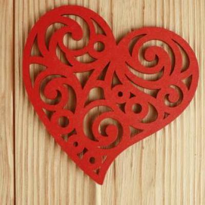 Топпер деревянный 'Сердце с вензелями' 10*30 см Красный 152472